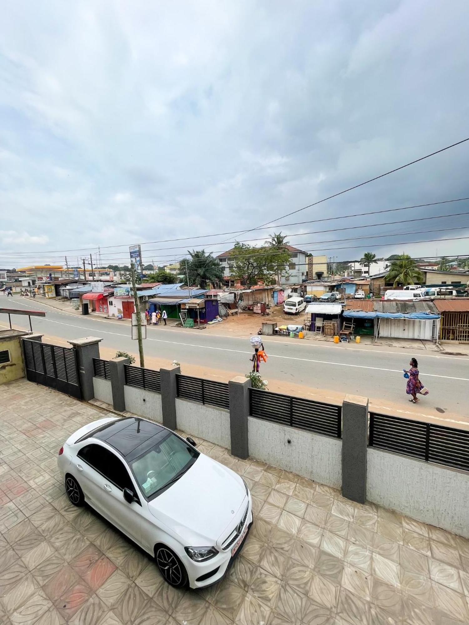 Seven Brothers Apartments Accra Luaran gambar